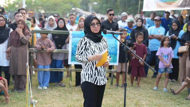 Buka Turnamen Sepak Bola di Barombong, Bupati Gowa Dorong Pengembangan Atlet Muda