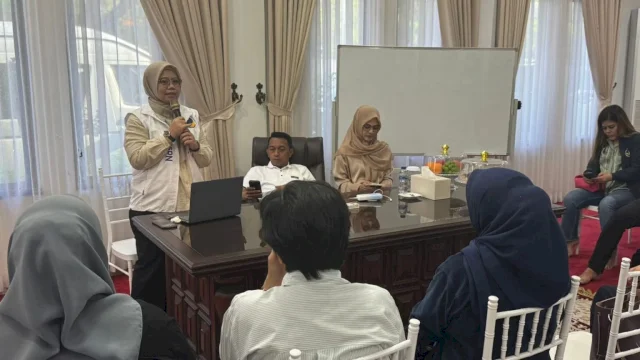 Rapat koordinasi persiapan Rakernas dipimpin Sekretaris Panitia Parkernas Syaharuddin Alrif berlangsung di kantor DPW NasDem Sulsel, Jalan Metro Tanjung Bunga, Makassar, Ahad (3/8/2025).