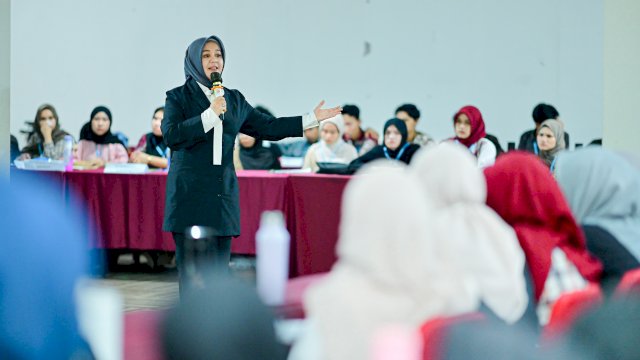 Wakil Gubernur Sulawesi Selatan, Hj. Fatmawati Rusdi, tampil sebagai narasumber utama dalam Intermediate Training (Latihan Kader II) HMI Cabang Makassar yang berlangsung di Hotel Liberta Grand Sayang, Senin malam, (4/7/2025).