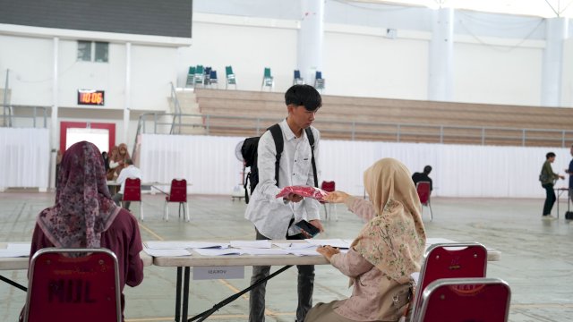 Unhas Gratiskan Jas Almamater untuk 10.300 Mahasiswa Baru
