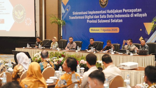  Sekretaris Daerah Provinsi Sulawesi Selatan, Jufri Rahman membuka Rapat Koordinasi yang digelar oleh Kementerian Koordinator Bidang Politik dan Keamanan (Kemenko Polkam) RI di Hotel Claro Makassar, Kamis (7/8/2025).