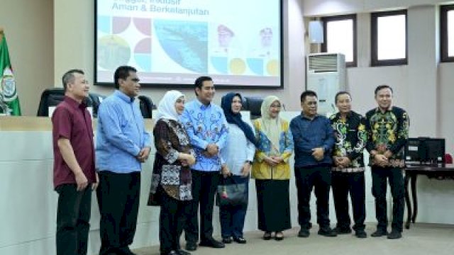  Wali Kota Makassar Munafri Arifuddin bersama Wakil Wali Kota Makassar Aliyah Mustika Ilham (Munafri-Aliyah), menerima kunjungan kehormatan dari para pimpinan daerah yang ingin belajar langsung dari berbagai inovasi pemerintahan yang telah sukses diterapkan di Kota Makassar.