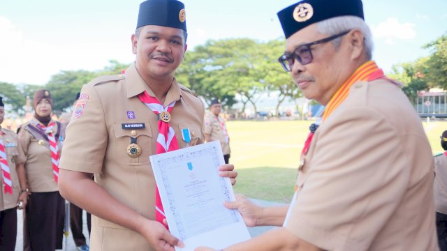 Upacara Hari Pramuka, Bupati Bantaeng Uji Nurdin Raih Penghargaan Pancawarsa