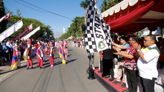 Ribuan Pelajar Gowa Meriahkan Gerak Jalan HUT ke-80 Republik Indonesia