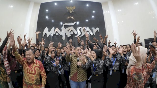 Wali Kota Makassar, Munafri Arifuddin bersama Wakil Wali Kota, Aliyah Mustika Ilham, menjamu Pasukan Pengibar Bendera Pusaka (Paskibraka) Kota Makassar tahun 2025 di Baruga Anging Mammiri, Rumah Jabatan Wali Kota Makassar, Senin malam (18/08/2025).