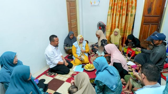 Gubernur Sulawesi Selatan Andi Sudirman Sulaiman melakukan kunjungan evaluasi program Aksi Stop Stunting di Desa Lengkese, Kecamatan Manggarabombang, Kabupaten Takalar, dan Desa Punagaya, Kecamatan Bangkala, Kabupaten Jeneponto, Selasa (19/8/2025).