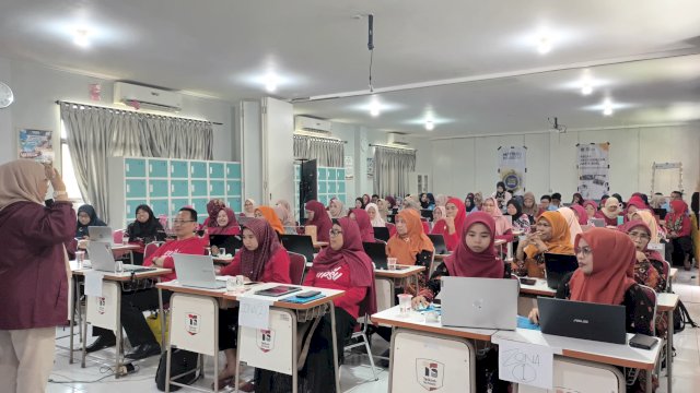Mafindo Makassar Sukses Gelar Kelas Kecerdasan Artifisial, Guru Puji Dampak Besar untuk Pembelajaran