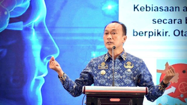  Kepala Badan Kepegawaian Negara (BKN), Zudan Arif Fakrulloh
