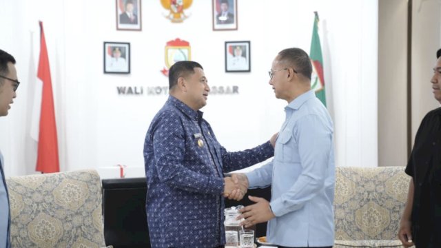 
Wali Kota Makassar, Munafri Arifuddin bersama Wakil Ketua MPR RI, Eddy Soeparno, yang melakukan kunjungan kerja ke Makassar, Kamis (28/8/2025).