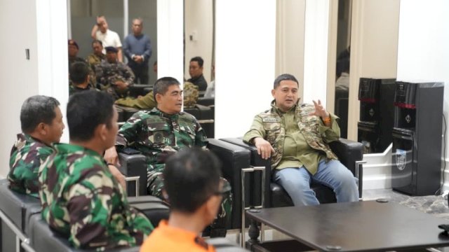  Wali Kota Makassar, Munafri Arifuddin bersilaturahmi dengan Kepala Staf Kodam (Kasdam) XIV/Hasanuddin, Brigjen TNI Sugeng Hartono, S.E., M.M, di kantor Balai Kota Makassar, Sabtu (30/8/2025) malam.