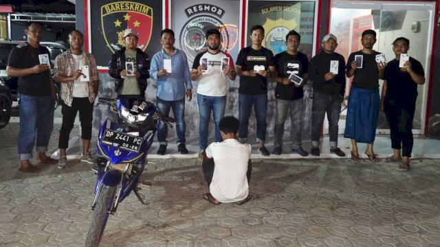 Satuan Reserse Kriminal (Satreskrim) Polres Sidrap membekuk seorang terduga pelaku pencurian handphone di wilayah hukumnya. 