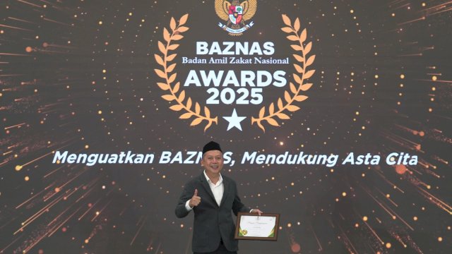 Direktir Eksekutif LAZ Hadji Kalla, Mohammad Zuhair, menerima penghargaan BAZNAS Awards 2025 dalam Rapat Koordinasi Nasional (Rakornas) BAZNAS RI yang digelar di Jakarta, Kamis (28/8/2025) lalu.
