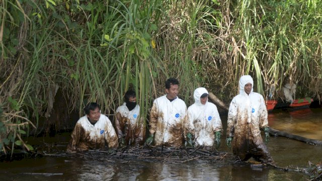 Langkah Nyata Wujudkan Towuti Pulih: PT Vale Fokus Bersihkan Sisa Tumpahan dan Tanggapi Aduan Warga
