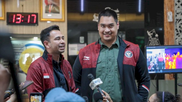 
Mantan Menteri Pemuda dan Olahraga Republik Indonesia (Menpora RI) Dito Ariotedjo saat menerima Founder RANS Entertainment, Raffi Ahmad, di Kantor Kemenpora. Pertemuan tersebut membahas terkait perkembangan olahraga di Indonesia, termasuk rencana akan ada charity games atau pertandingan amal untuk legenda tenis Indonesia. (foto:egan/kemenpora.go.id)