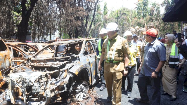 Pemerintah Pusat Putuskan Rekonstruksi Gedung DPRD Makassar yang Terbakar