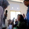  Bupati Talenrang Turun Langsung Distribusikan KKS PKH dan BPNT di Biringbulu