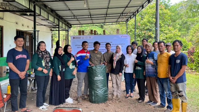 Lewat Program Eco-Cycle, AFT Hasanuddin Sulap Sampah Kebun Raya Pucak Jadi Pupuk Kompos