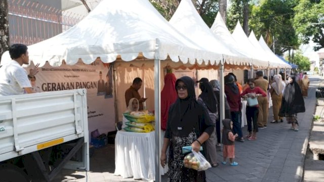 Pemerintah Provinsi Sulawesi Selatan melalui Dinas Ketahanan Pangan menggelar Gerakan Pangan Murah (GPM) secara serentak di 24 kabupaten/kota, Senin, 29 September 2025.