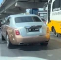 Viral di Medsos Rolls Royce Melintasi Jalan AP Pettarani Diduga Pakai Pelat Gantung, Polisi Selidiki