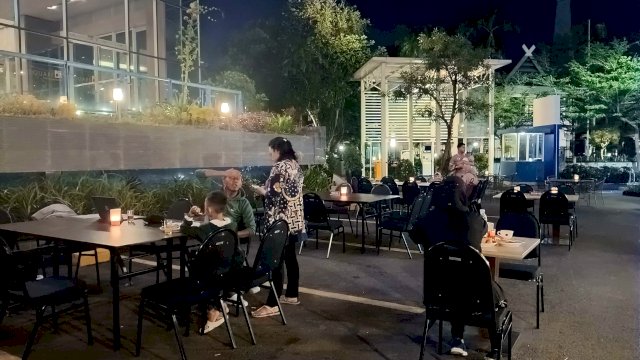 Suasana Street Food Festival yang dihadirkan Novotel Makassar, pada Jumat (3/10/2025).