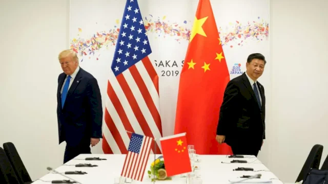 ILUSTRASI. Presiden Amerika Serikat (AS) Donald Trump kembali memanaskan hubungan dagang dengan China. REUTERS/Kevin Lamarque
