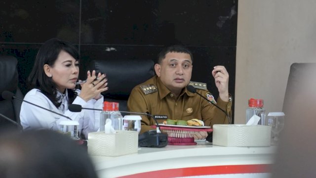 Wali Kota Makassar, Munafri Arifuddin bersama Staf Khusus Kementerian ATR/BPN Bidang Reforma Agraria, Rezka Oktoberia