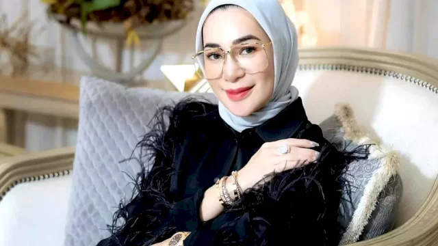  Rien Wartia Trigina alias Erin, istri Andre Taulany (DOK.IG)