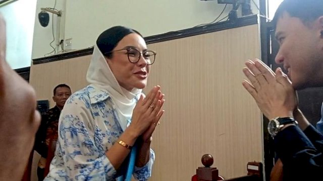 JPU tolak semua argumen pembelaan diri (pleidoi) Nikita Mirzani sehingga tetap dituntut hukuman 11 tahun penjara dan denda Rp2 miliar. (detikcom/Ahsan)

