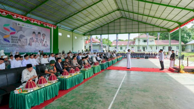 Upacara Peringatan Hari Santri Nasional yang digelar di Kampus II Ponpes DDI Mangkoso, Rabu (22/10/2025).