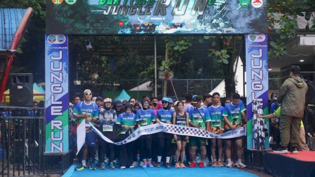 Bantimurung Jungle Run 2025, ajang lari alam terbuka yang digelar untuk memperingati Hari Ulang Tahun ke-21 TN Babul.