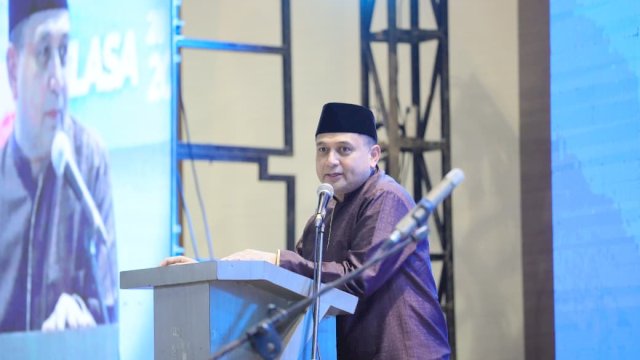 Wali Kota Makassar, Munafri Arifuddin menghadiri Silaturahim Munajat Santri dan Ulama Pesantren (SITARUPA) se-Indonesia Timur yang digelar di Balai Manunggal Prajurit Jenderal M. Yusuf, Jalan Jenderal Sudirman Makassar, Selasa (28/10/2025).
