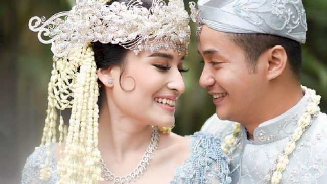 Rumah tangga pasangan Angbeen Rishi dan Adly Fairuz kini berada di ujung tanduk.
