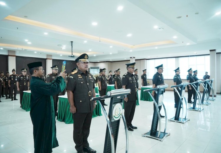 Kajati Lantik Wakajati, Empat Asisten dan 13 Kajari di Sulsel