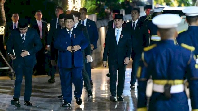 Prabowo Pimpin Renungan Suci Hari Pahlawan, Kenang Keberanian Rakyat Surabaya 1945