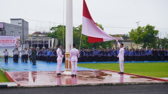Pemkab Pinrang Upacara Hari Pahlawan di Tengah Hujan Deras