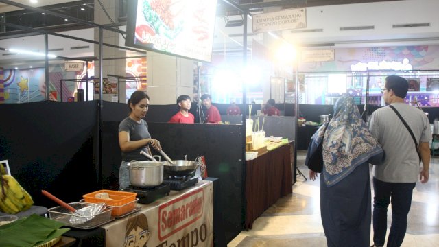 Salah satu tenant kuliner dari Semarang.