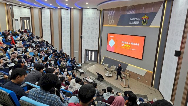 THRIVE Talenta Digital Indonesia, di Universitas Hasanuddin (UNHAS), pada Senin (10/11/2025).