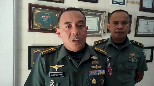 PENERANGAN KODAM - Kapendam XIV Hasanuddin Kolonel Kav Budi Wirman, saat memberikan update meninggalnya Prada HMN yang diduga tewas dianiaya seniornya 
