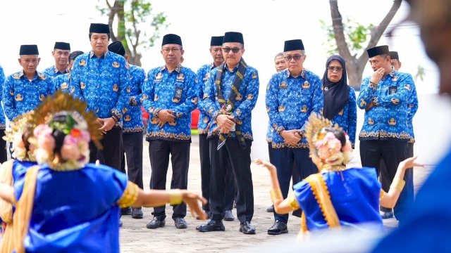  Sekretaris Daerah Provinsi Sulawesi Selatan, Jufri Rahman, secara resmi mengukuhkan Dewan Pengurus Korpri Kabupaten Bantaeng masa bakti 2025&ndash;2030, di Aula Kantor Perpustakaan Kabupaten Bantaeng, Rabu, (12/11/2025). 