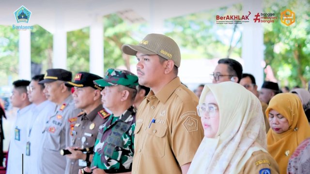 Bupati Bantaeng, M. Fathul Fauzy, menghadiri Peringatan Hari Koperasi Nasional ke-78, di Tribun Seruni, Bantaeng, Senin (22/9).
