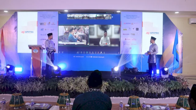 Silaturahim Nasional (Silatnas) Wahdah Islamiyah di Asrama Haji Embarkasi Makassar, Sulawesi Selatan, Sabtu (15/11).