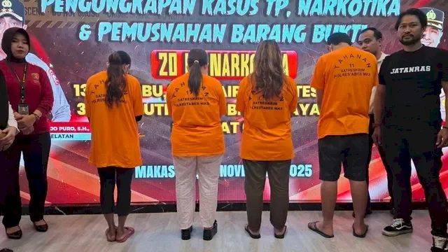 Polisi menetapkan empat tersangka: yakni Sri Yuliana alias SY (30), Makassar, Nadia Hutri alias NH (29), Sukoharjo, Jawa Tengah, Meriana alias MA (42), Merangin, Jambi, dan Adit Prayitno Saputra alias AS (36), Merangin, Jambi