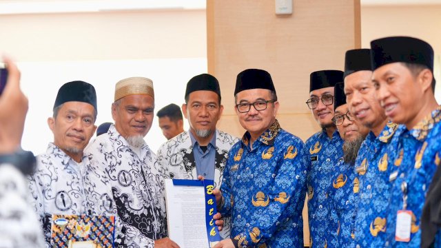 Dua guru SMAN 1 Luwu Utara kini telah aktif kembali sebagai ASN