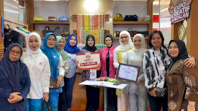 Sutra Cura' Caddi, Dekranasda Gowa Raih Juara 2 Produk Wastra pada Expo Kreatif Andalan 2025