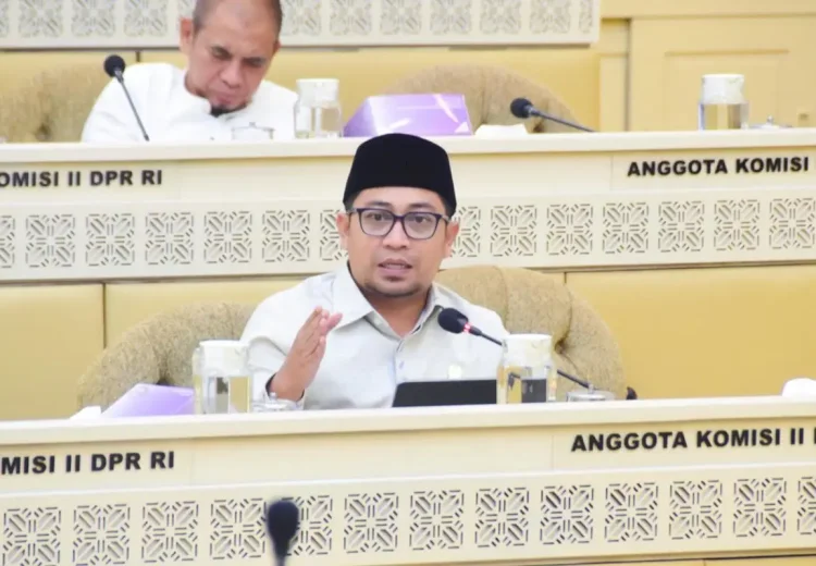  DPR Cecar ANRI dan KPU soal Arsip Ijazah Jokowi