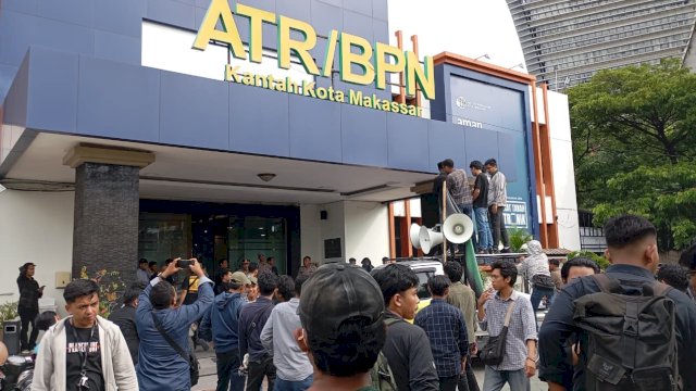 Puluhan Mahasiswa HMI Geruduk Kantor Atr/Bpn Makassar, Protes Maraknya Konflik Agraria