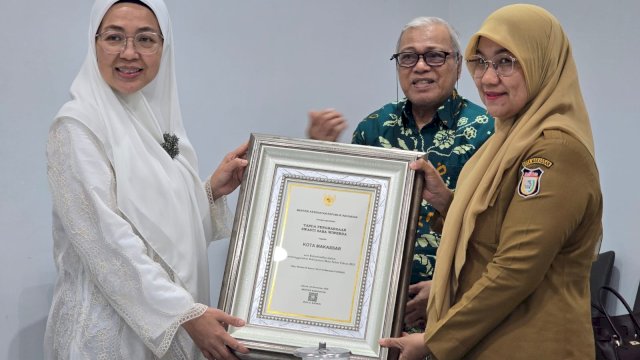 Kota Makassar Resmi Naik Kelas, Raih Penghargaan Swasti Saba Wiwerda 2025