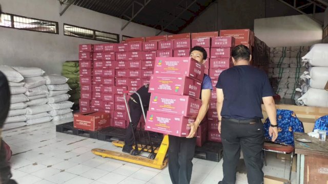 Bantuan logistik untuk korban banjir di Kabupaten Bantaeng