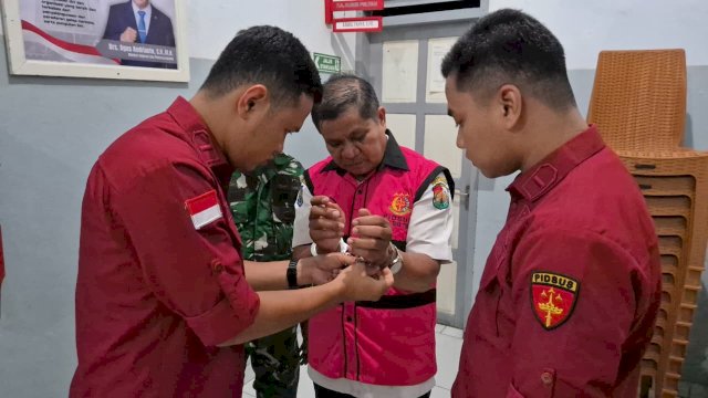 Kejari menetapkan seorang tersangka baru dalam kasus dugaan korupsi Pekerjaan Irigasi Perpipaan pada Dinas Pertanian Kabupaten Toraja Utara Tahun anggaran 2024.