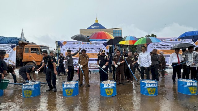 Barang Bukti Ilegal Bernilai Puluhan Miliar Dimusnahkan